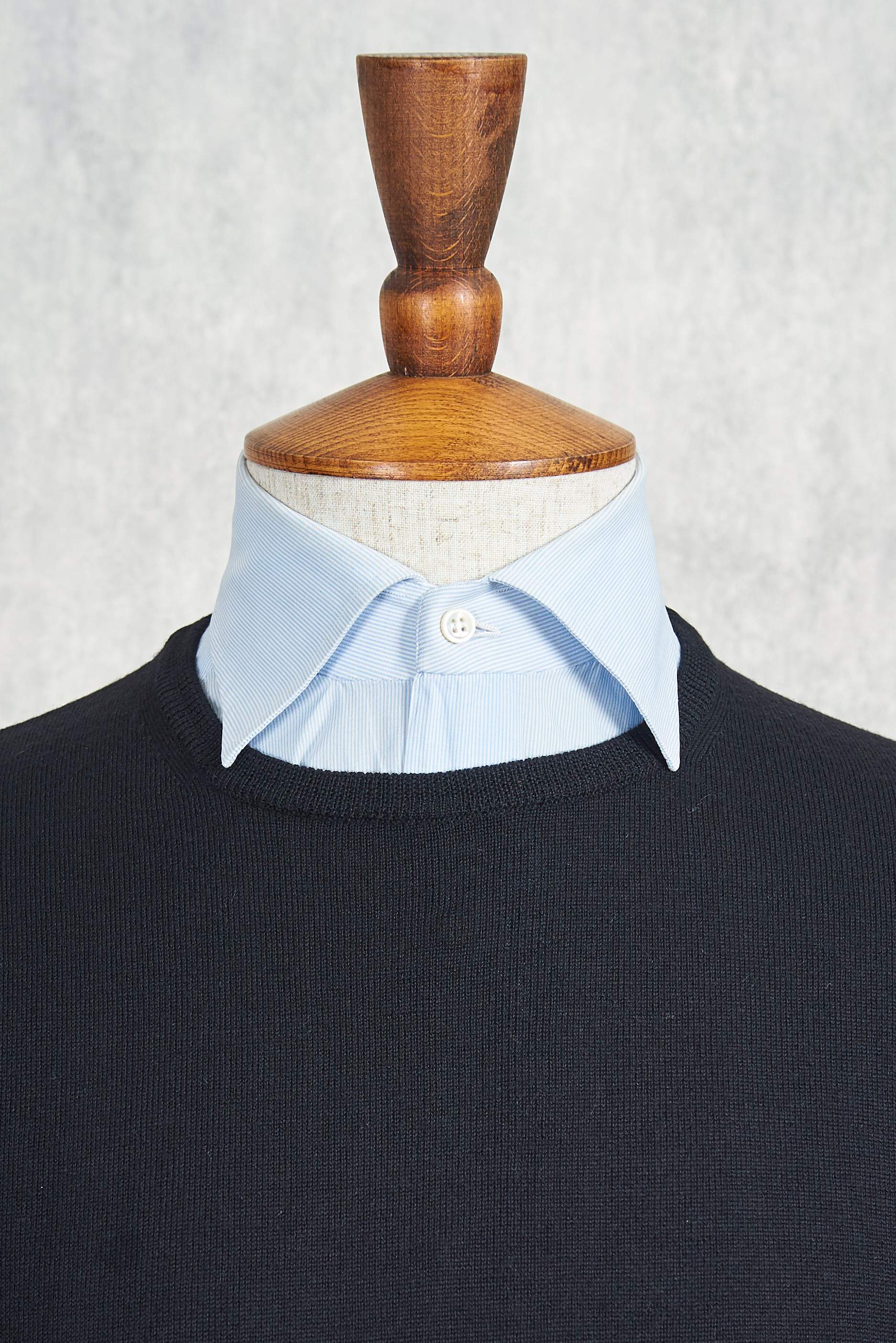 Ascot Chang Black Extra-Fine Merino Wool Round Neck Sweater