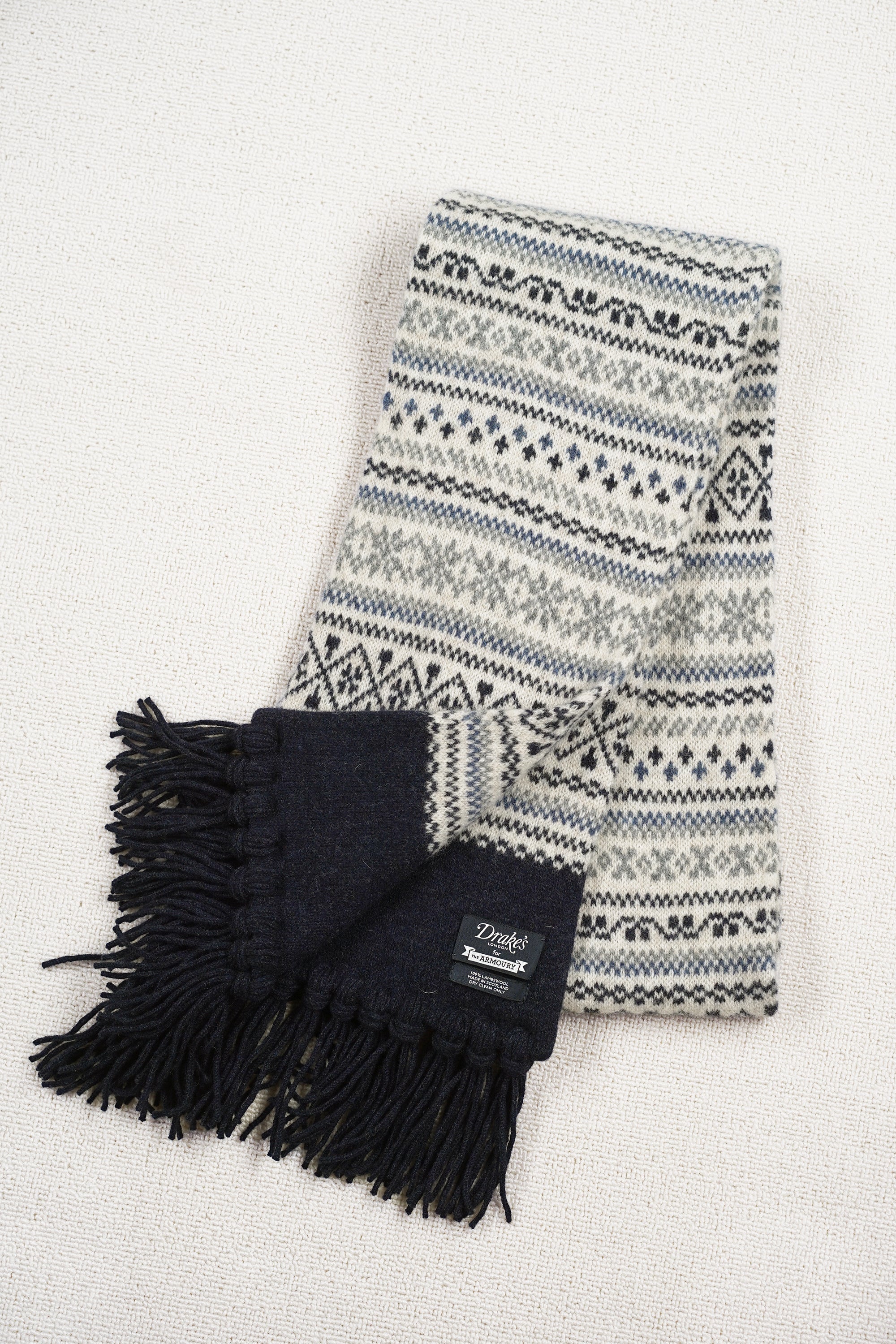 Drake's Light Grey/Navy Lambswool Knitted Scarf