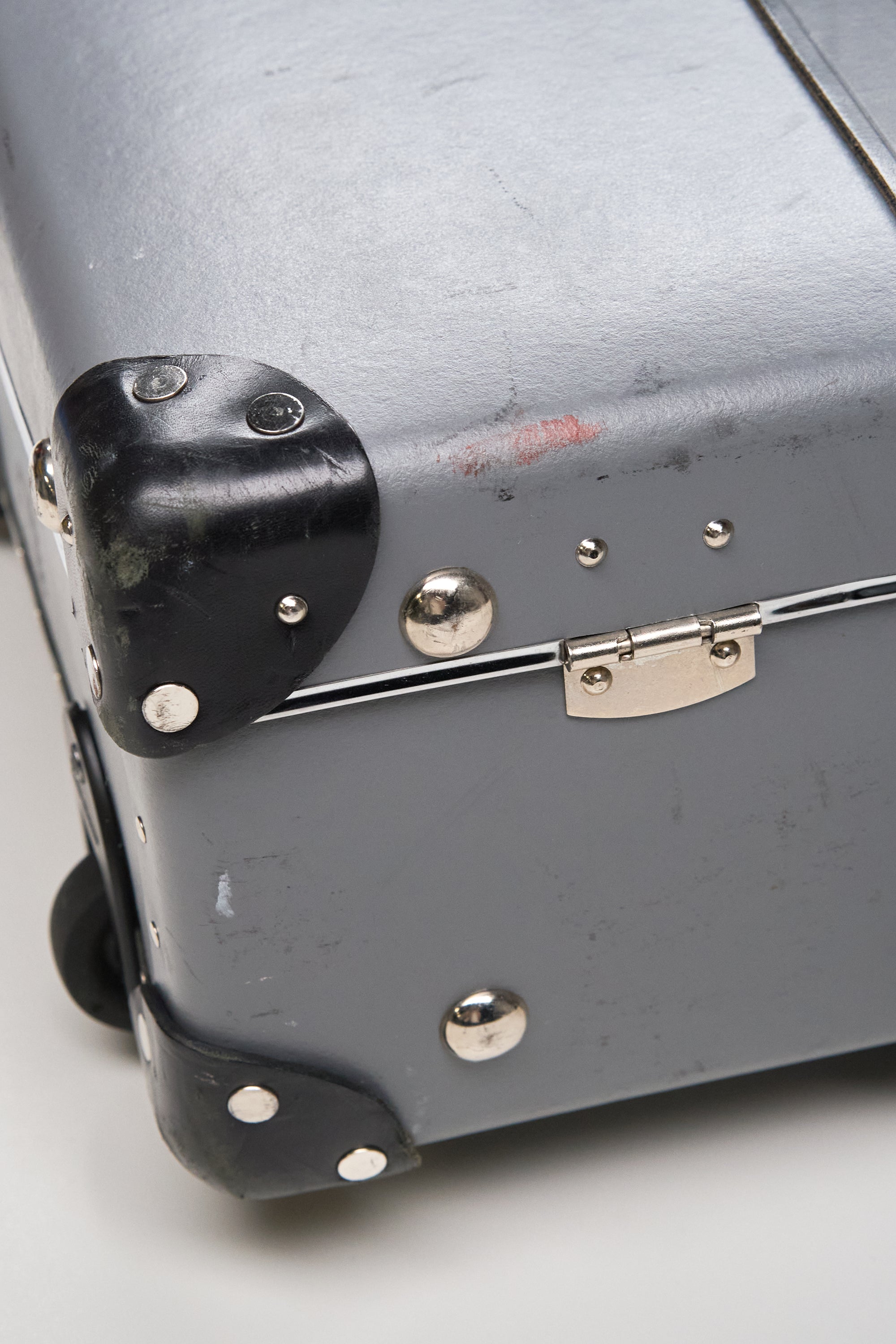 Globe Trotter Grey with Black Luggage