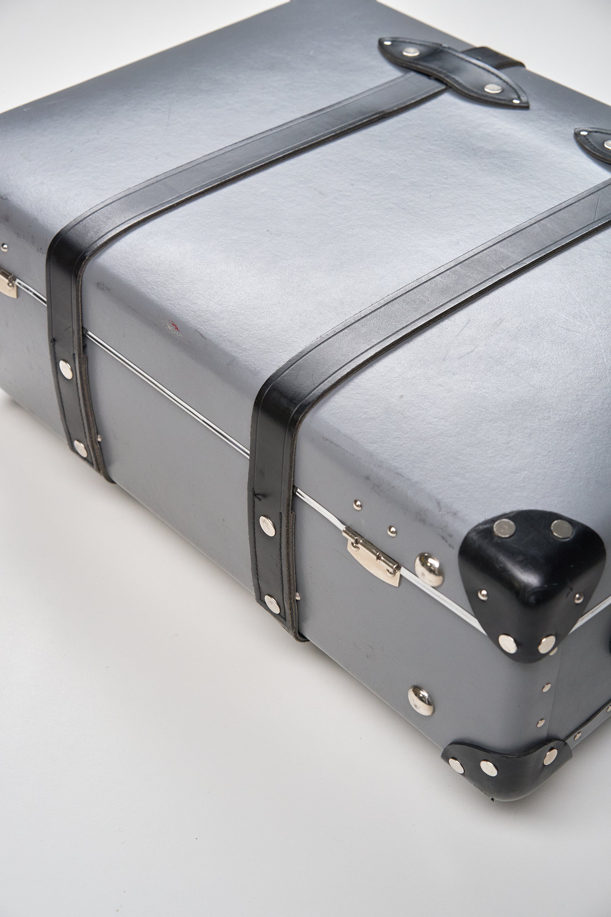 Globe Trotter Grey with Black Luggage