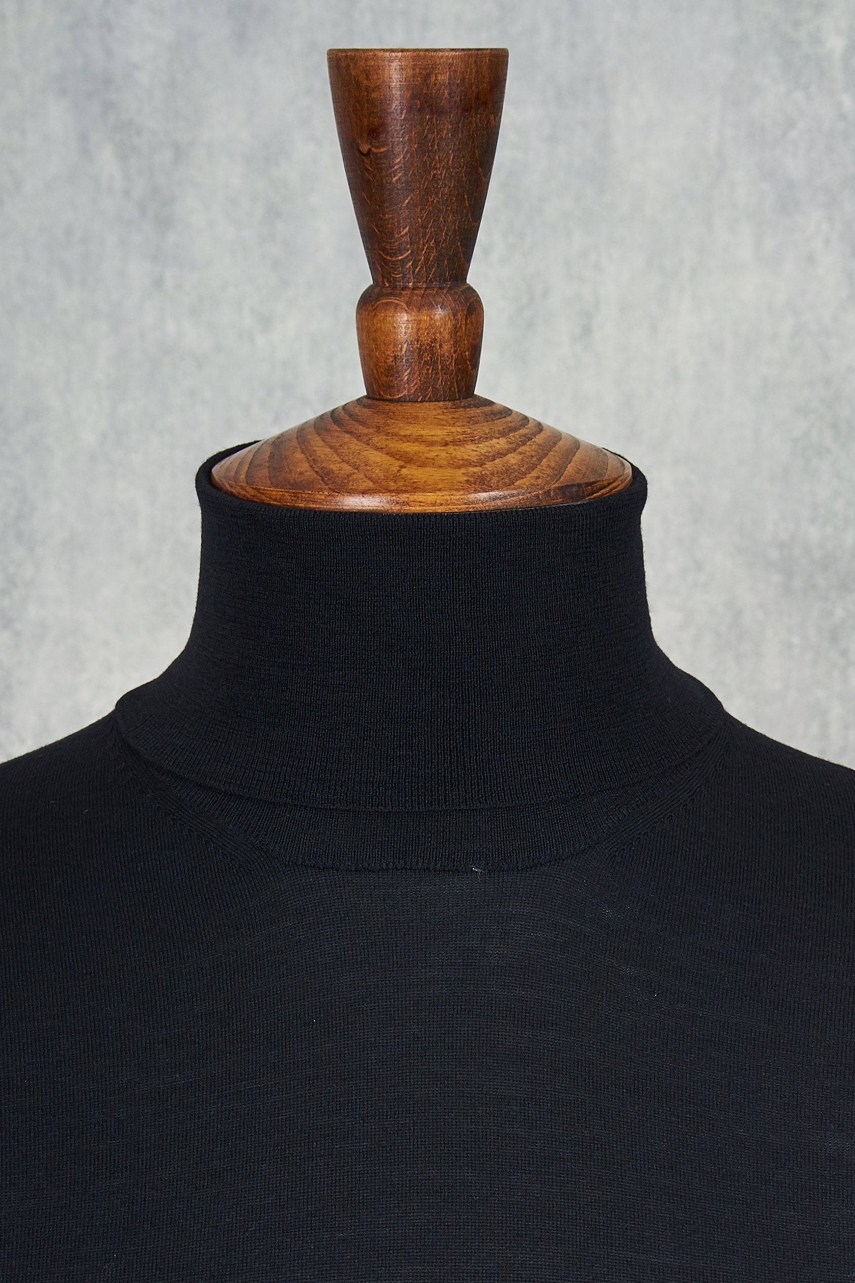 Ascot Chang Black Extra-Fine Merino Wool Turtleneck Sweater